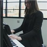Estudiante de piano en conservatorio profesional
18 años, con formación sólida en teoría, solfeo y práctica instrumental